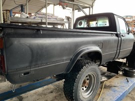 1982 TOYOTA TRUCK BLACK SR5 STD CAB 2.4L MT 4WD Z19468